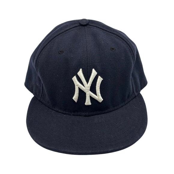 New York Yankees 59FIFTY Fitted Hat - MLB Authentic On-Field Cap 7 1/4 - Picture 2 of 5
